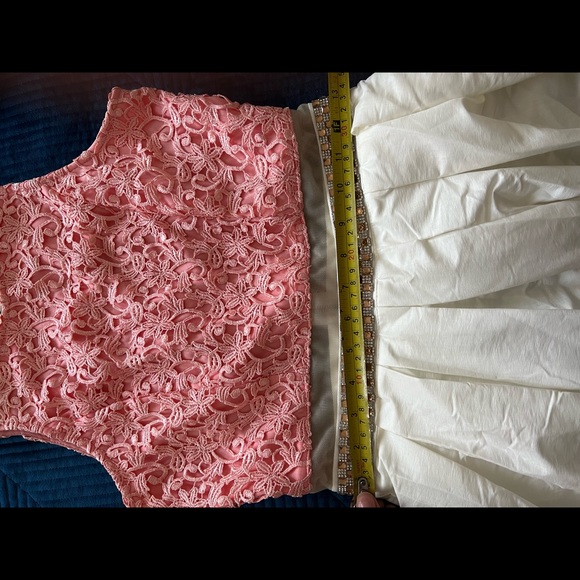 Beautiful prom dress! - Picture 5 of 7